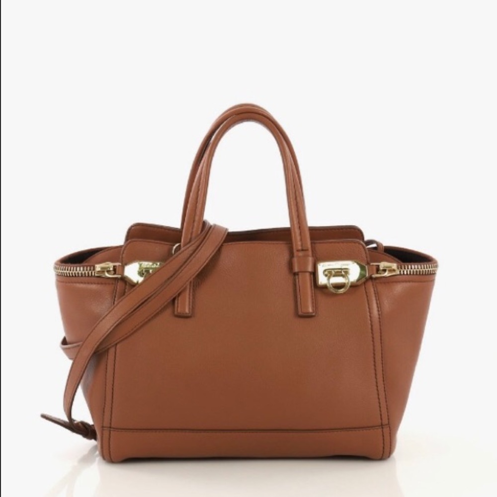 Salvatore Ferragamo Verve light zip side tote bag
